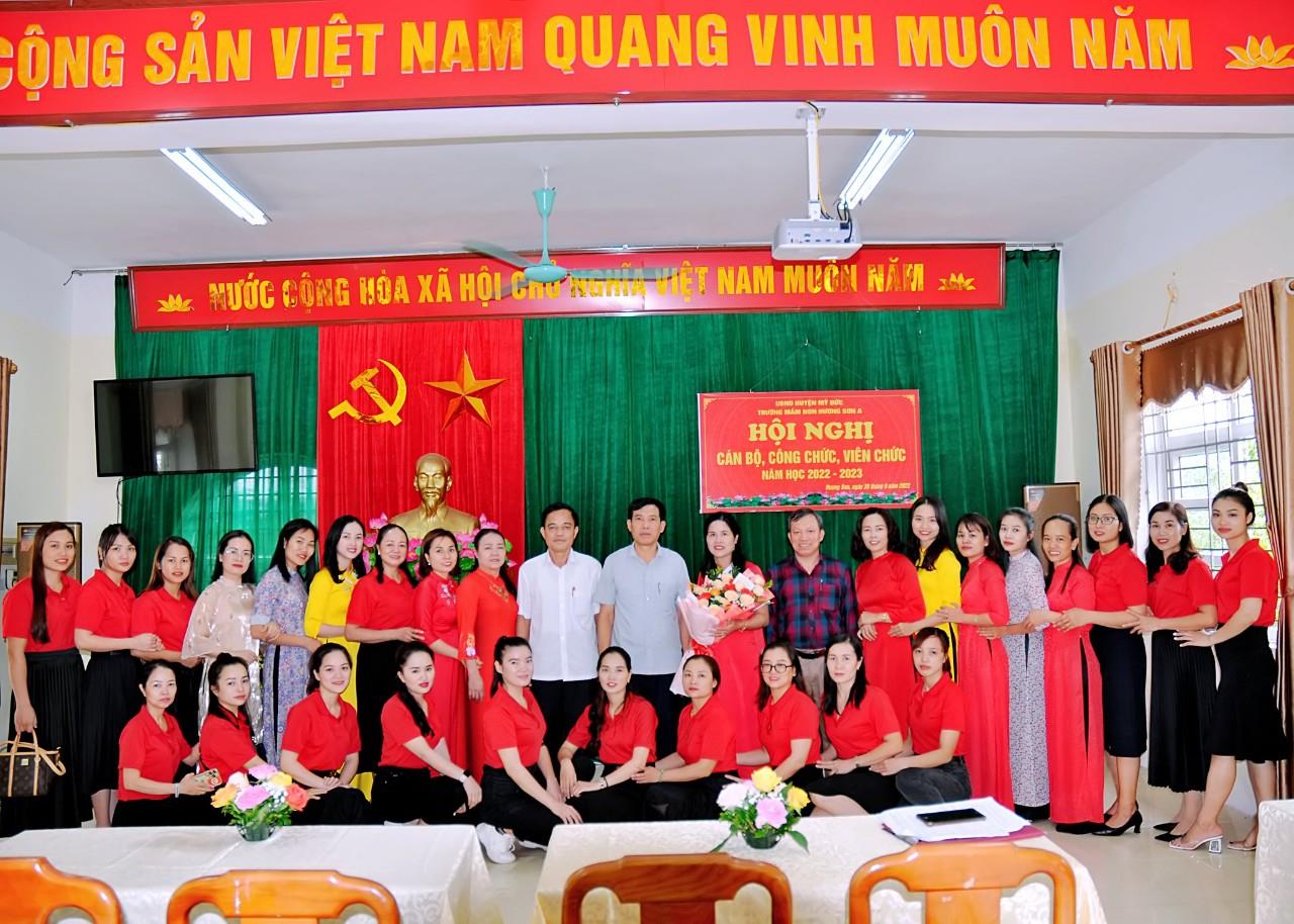 HỘI NGHỊ CB,CC,VC TRƯỜNG MẦM NON HƯƠNG SƠN A NĂM 2022 - 2023 VÀ GẶP MẶT CHIA TAY Đ/C PHÓ HIỆU TRƯỞNG PHẠM THỊ MAI HƯƠNG